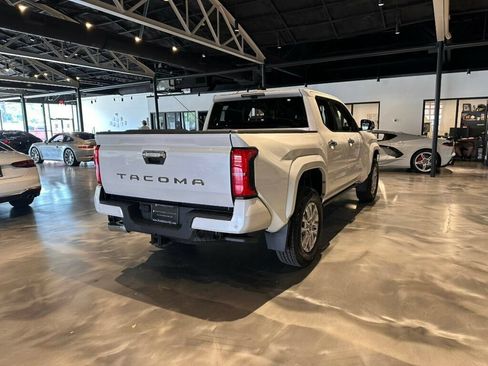 Used 2026 Toyota Tacoma Limited AWD/4WD image 5