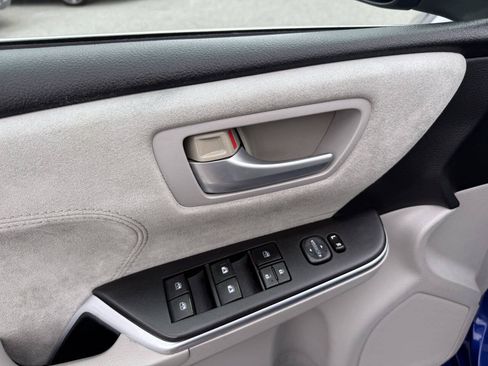 Used 2015 Toyota Camry XSE w/ Moonroof Package FWD image 19