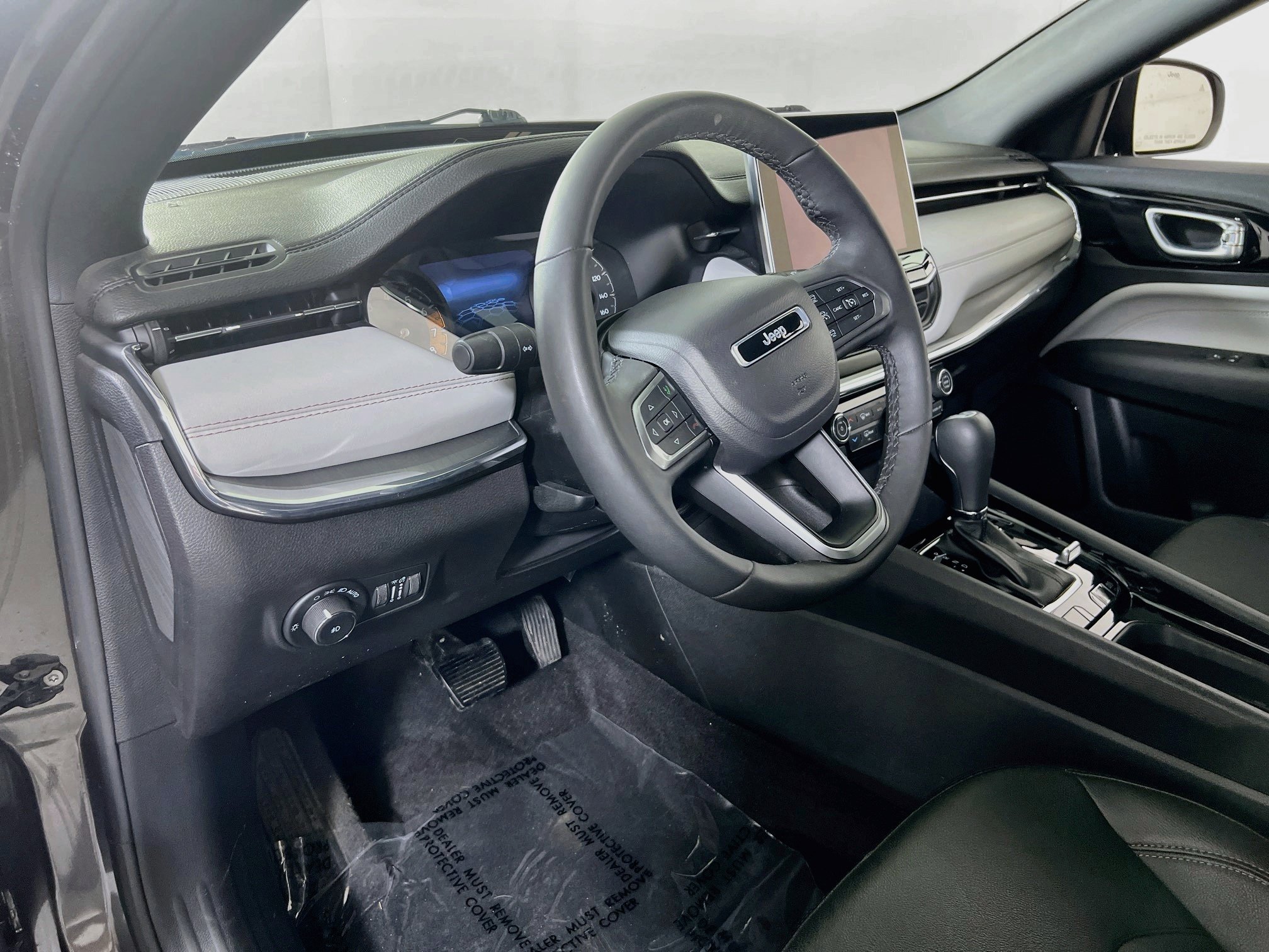 Used 2023 Jeep Compass Limited AWD/4WD image 9