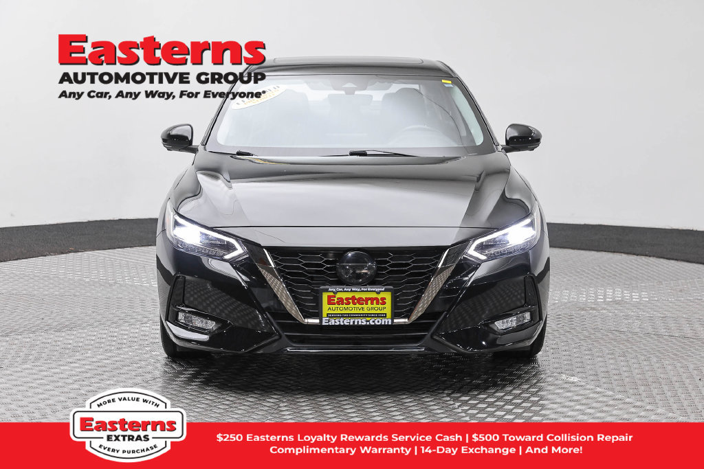 Used 2022 Nissan Sentra SR w/ SR Premium Package FWD image 3