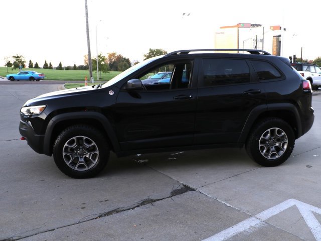 Used 2021 Jeep Cherokee Trailhawk AWD/4WD image 4