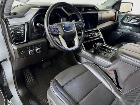 Certified 2025 GMC Sierra 1500 Denali w/ Technology Package AWD/4WD image 7