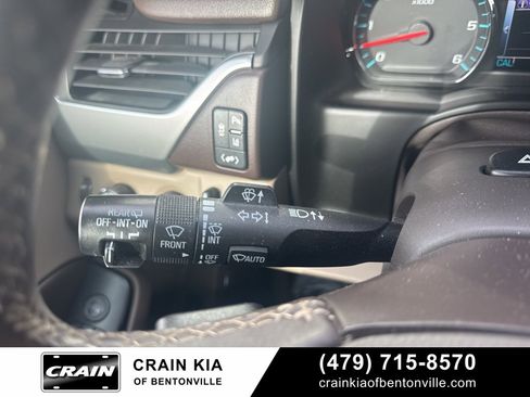 Used 2015 Chevrolet Suburban LTZ image 18