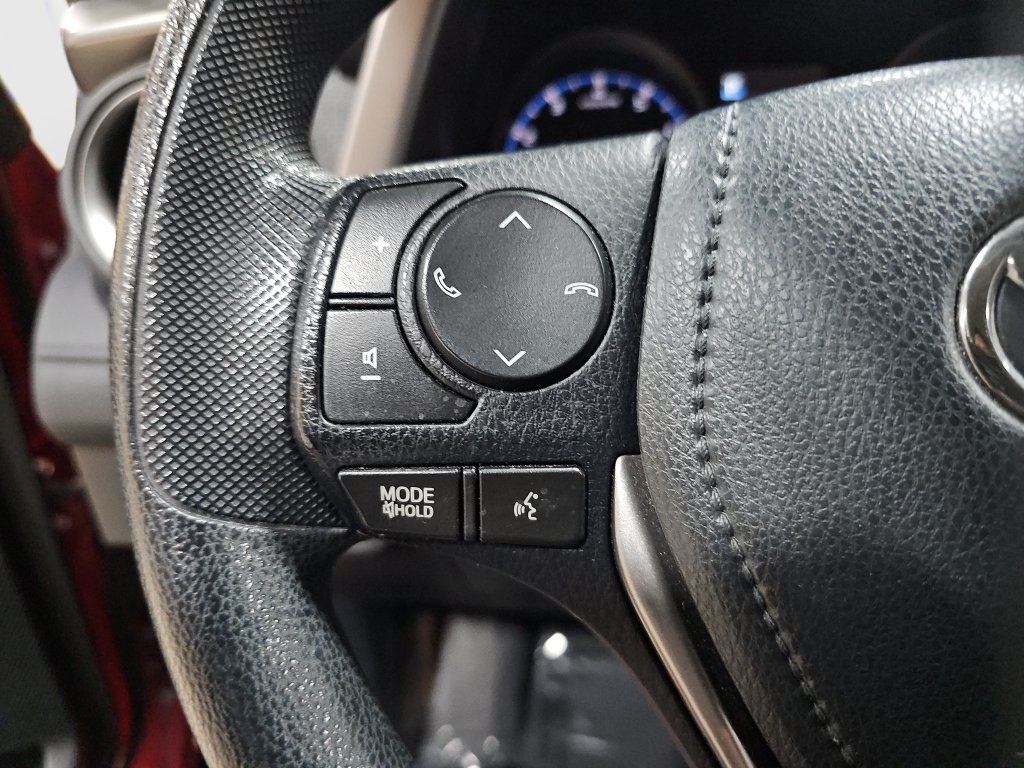 Used 2017 Toyota RAV4 LE w/ Preferred Accessory Package FWD image 11