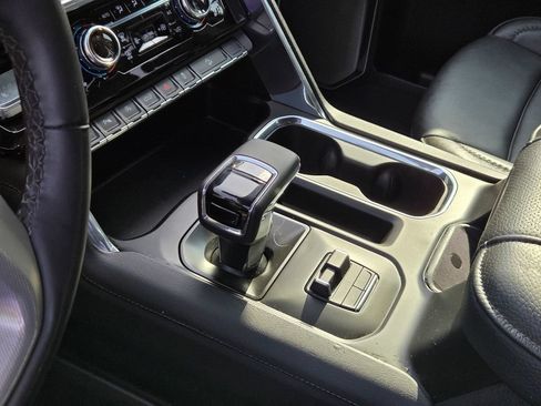 Used 2025 GMC Sierra 1500 Denali w/ Denali Reserve Package AWD/4WD image 11