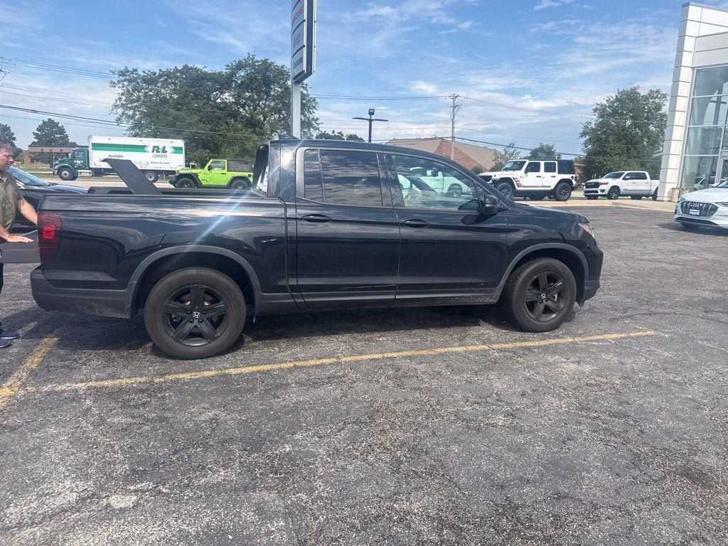 Used 2023 Honda Ridgeline Black Edition image 6