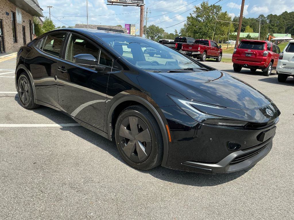 Used 2023 Toyota Prius LE FWD image 8