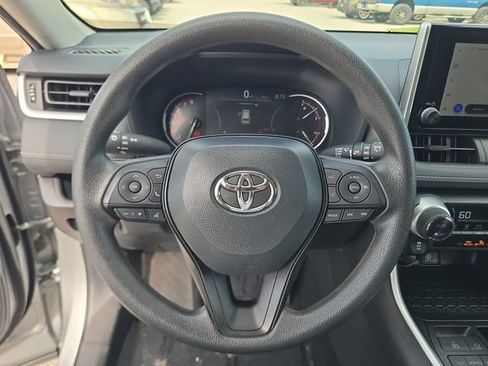 Used 2025 Toyota RAV4 XLE FWD image 23