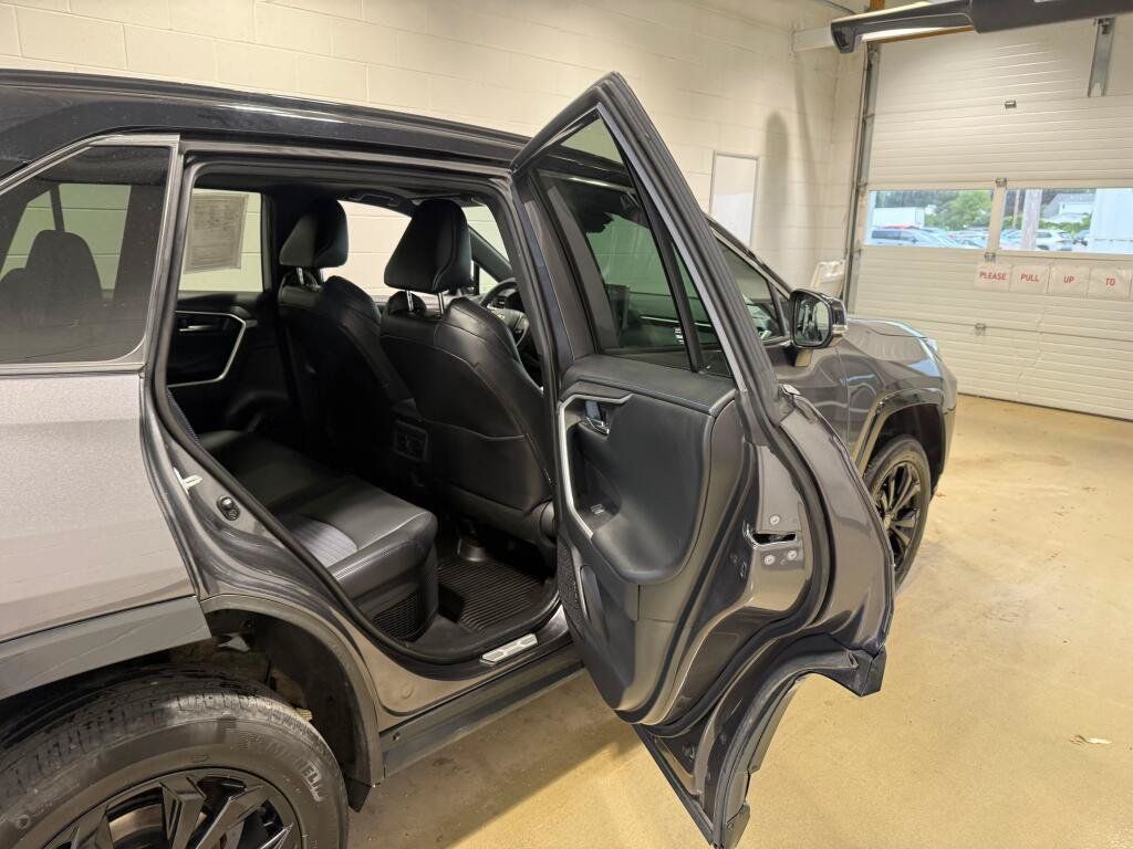 Certified 2022 Toyota RAV4 XSE w/ XSE Grade Weather Package AWD/4WD image 12