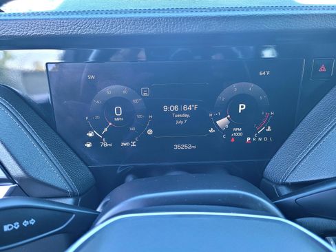 Used 2025 GMC Yukon Denali AWD/4WD image 22