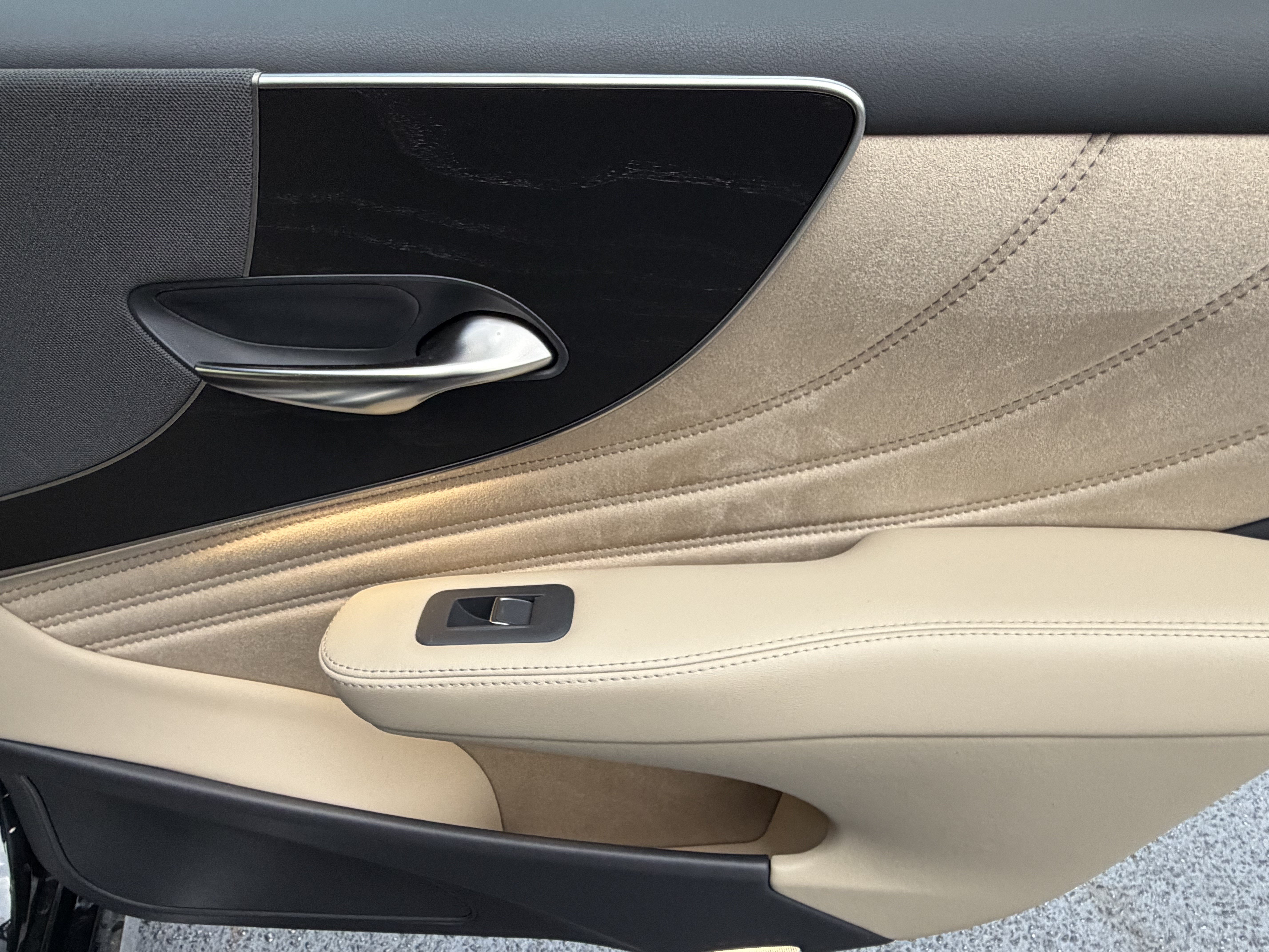 Used 2025 Lexus LS 500 RWD image 38