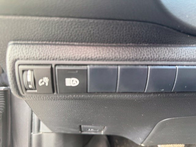 Used 2021 Toyota Corolla SE w/ SE Preferred Package FWD image 19
