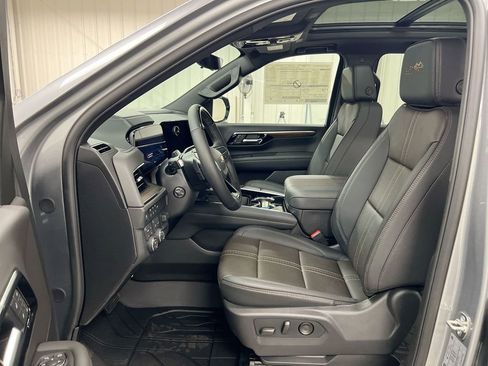 New 2026 Chevrolet Suburban High Country image 21