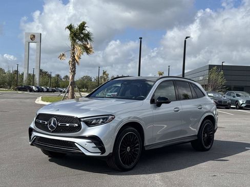 Used 2024 Mercedes-Benz GLC 300 4MATIC w/ AMG Line image 7