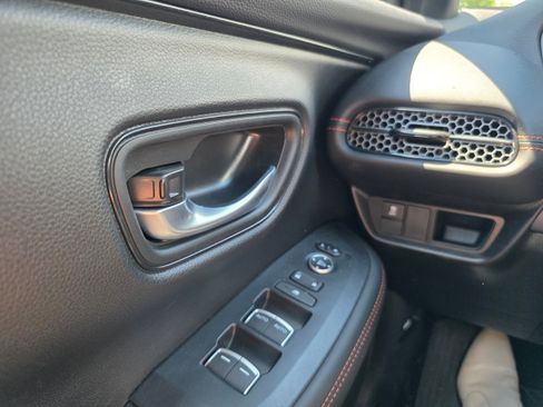 Used 2025 Honda HR-V Sport image 14
