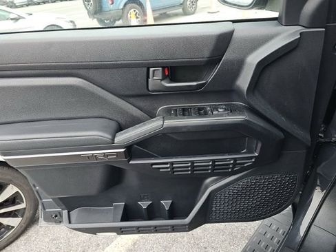 Used 2025 Toyota 4Runner TRD Off-Road image 12