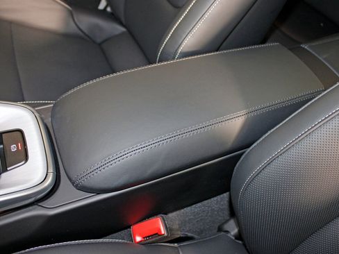 Used 2025 Porsche 911 Carrera image 35