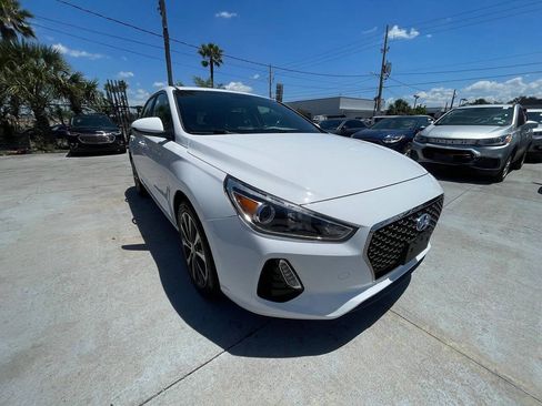 Used 2019 Hyundai Elantra GT FWD image 17