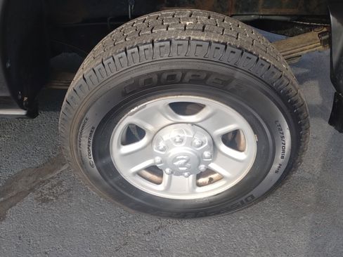 Used 2020 RAM 3500 Tradesman image 15