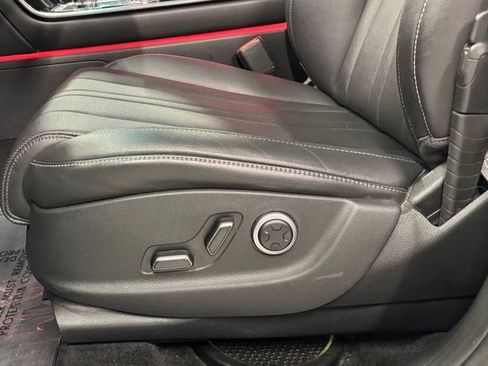 Used 2025 Genesis GV80 2.5T Standard AWD/4WD image 29