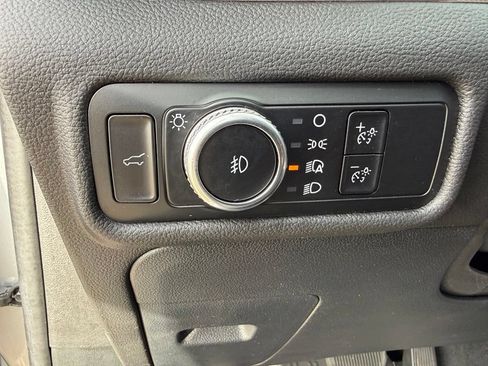 Used 2023 Ford Explorer Limited w/ Equipment Group 301A AWD/4WD image 13