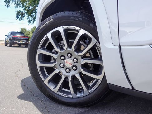 Used 2022 GMC Acadia Denali AWD/4WD image 10