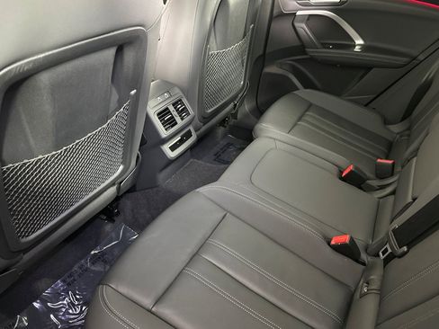 Used 2025 Audi Q5 Premium w/ Convenience Package AWD/4WD image 11