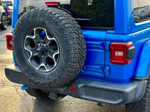 Used 2022 Jeep Wrangler Unlimited Rubicon 4xe w/ Cold Weather Group AWD/4WD image 15