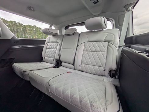 New 2026 Lincoln Navigator L Black Label AWD/4WD image 14