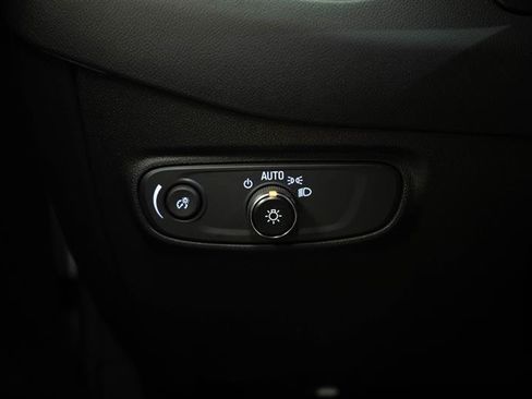 Used 2023 Chevrolet Equinox LT FWD image 29