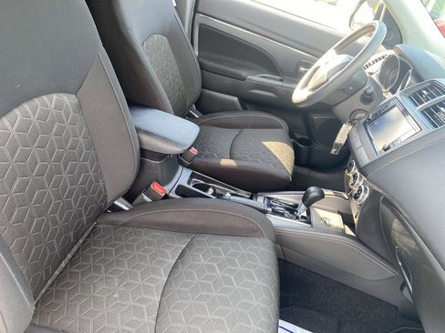 Used 2025 Mitsubishi Outlander Sport ES image 9