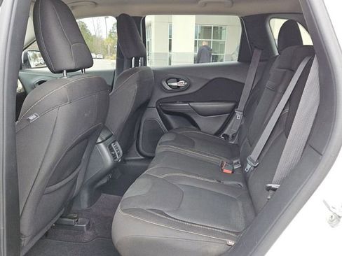 Used 2016 Jeep Cherokee Latitude image 4