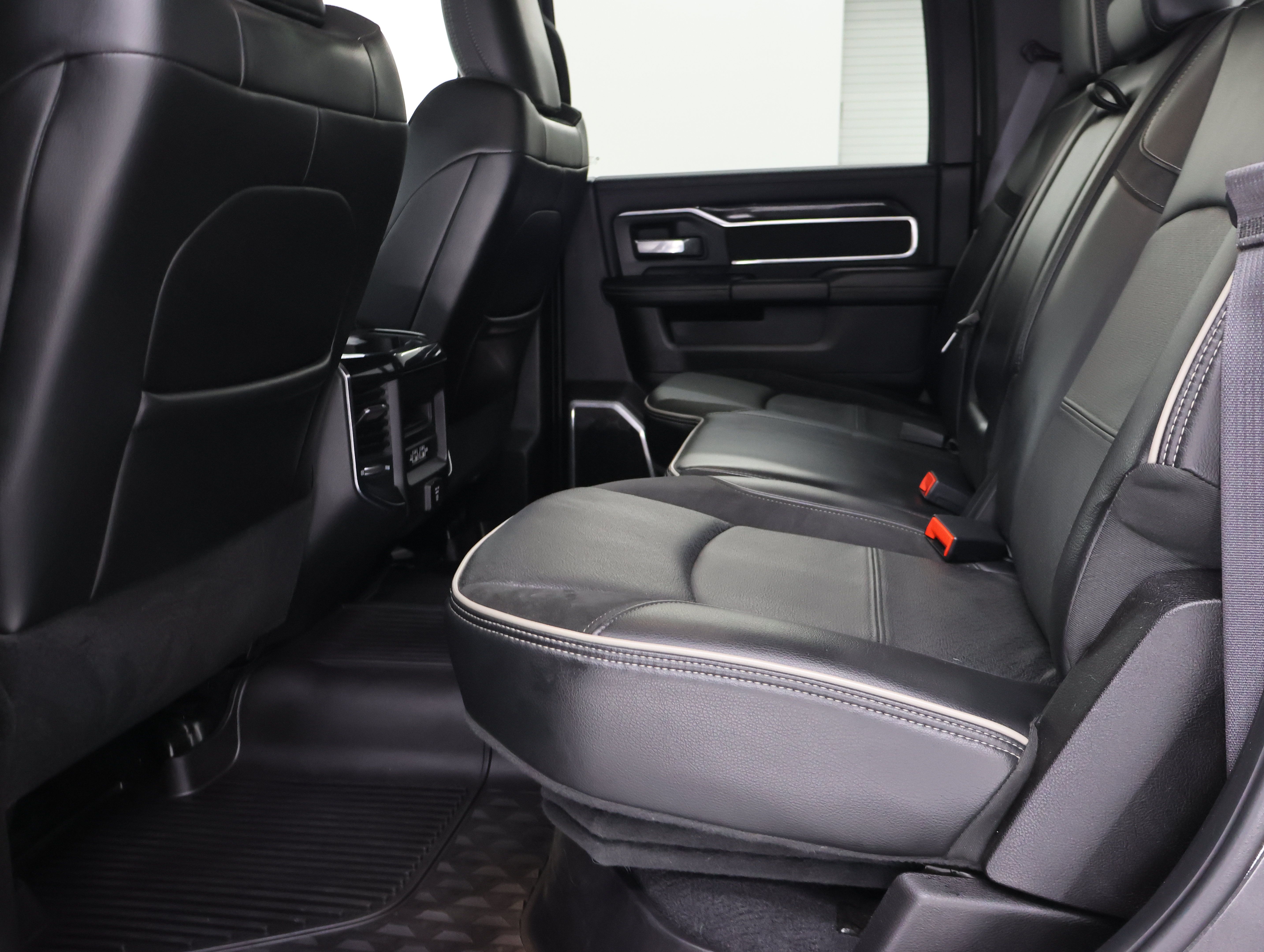Used 2019 RAM 3500 Laramie AWD/4WD image 32