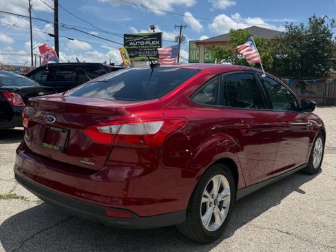 Used 2014 Ford Focus SE FWD image 4
