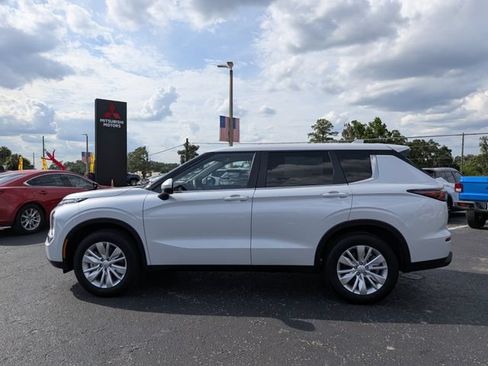 New 2026 Mitsubishi Outlander ES FWD image 6