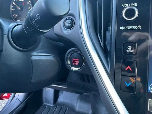Certified 2025 Subaru Crosstrek 2.0i Premium image 17