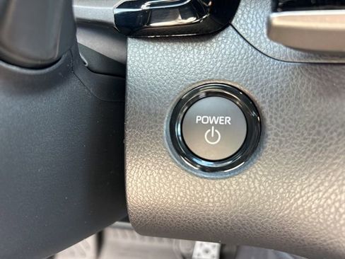 New 2026 Toyota Camry Hybrid FWD image 26