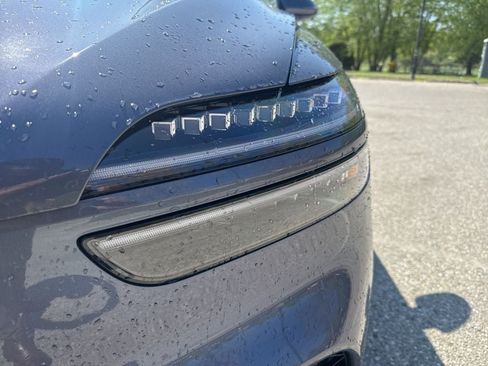 New 2026 Genesis GV70 2.5T Advanced AWD/4WD image 4