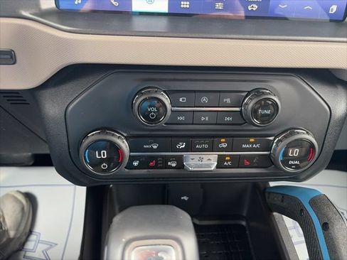 Used 2024 Ford Bronco Wildtrak AWD/4WD image 25