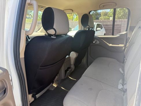Used 2009 Nissan Frontier SE w/ SE Value Truck Pkg RWD image 12