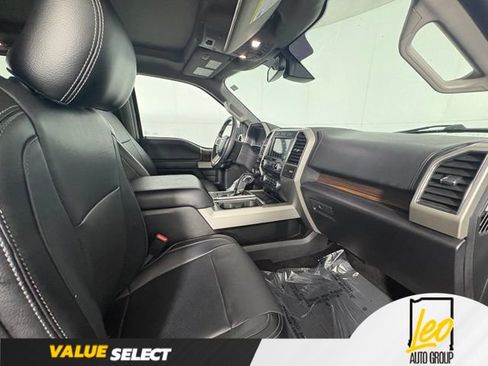 Used 2017 Ford F150 Lariat w/ Equipment Group 502A Luxury AWD/4WD image 8