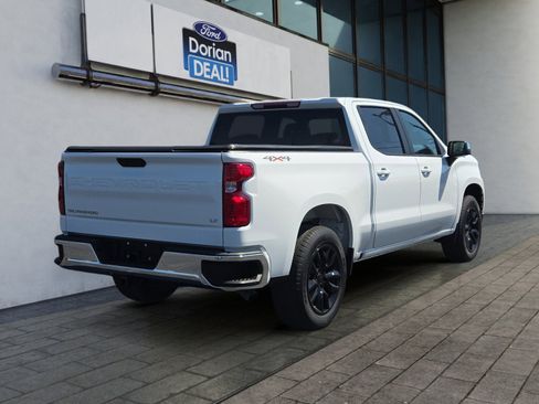 Used 2022 Chevrolet Silverado 1500 LT image 3