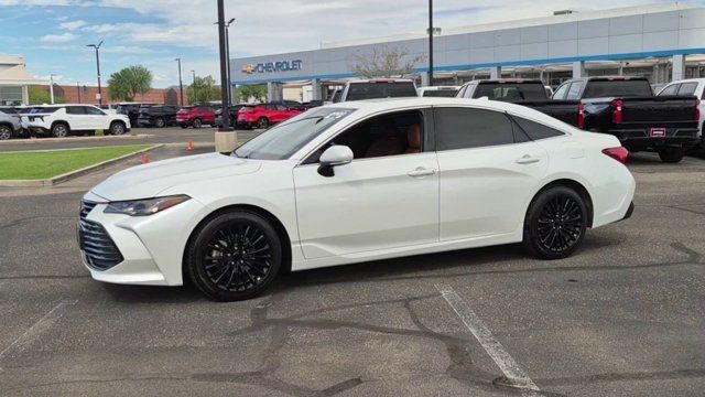 Used 2022 Toyota Avalon Limited w/ Advanced Safety Package FWD image 4