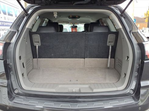 Used 2017 Chevrolet Traverse LT image 18