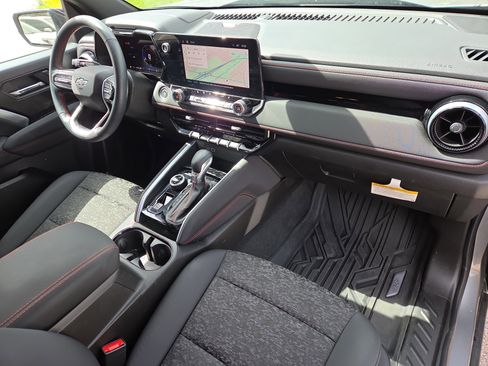 Used 2024 Chevrolet Colorado Z71 w/ Z71 Convenience Package 2 image 16