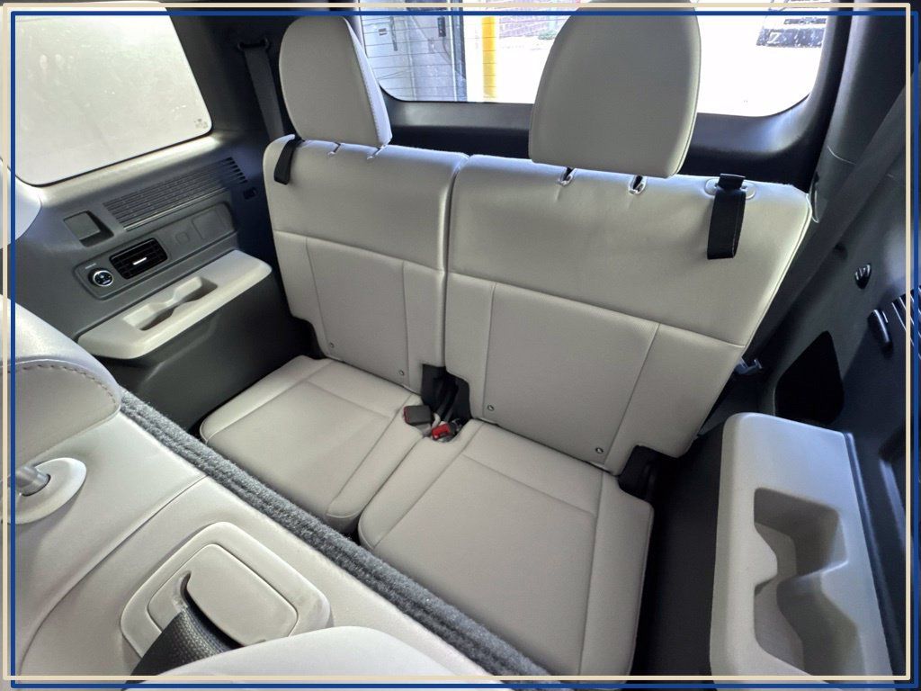 Used 2025 Hyundai Santa Fe SEL AWD/4WD image 29