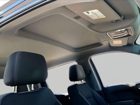 Used 2019 Chevrolet Silverado 1500 Custom w/ Custom Convenience Package AWD/4WD image 14