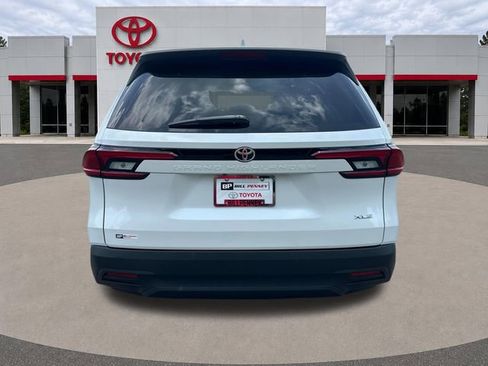 Used 2026 Toyota Grand Highlander FWD image 4