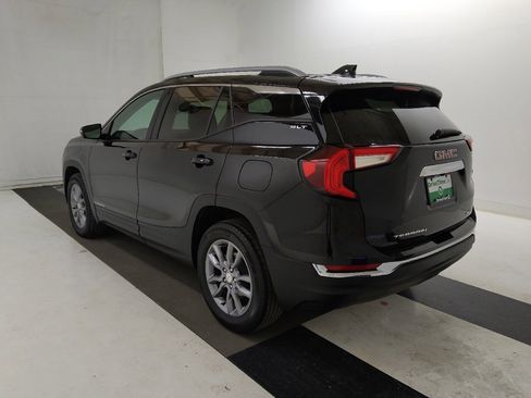 Used 2024 GMC Terrain SLT image 5