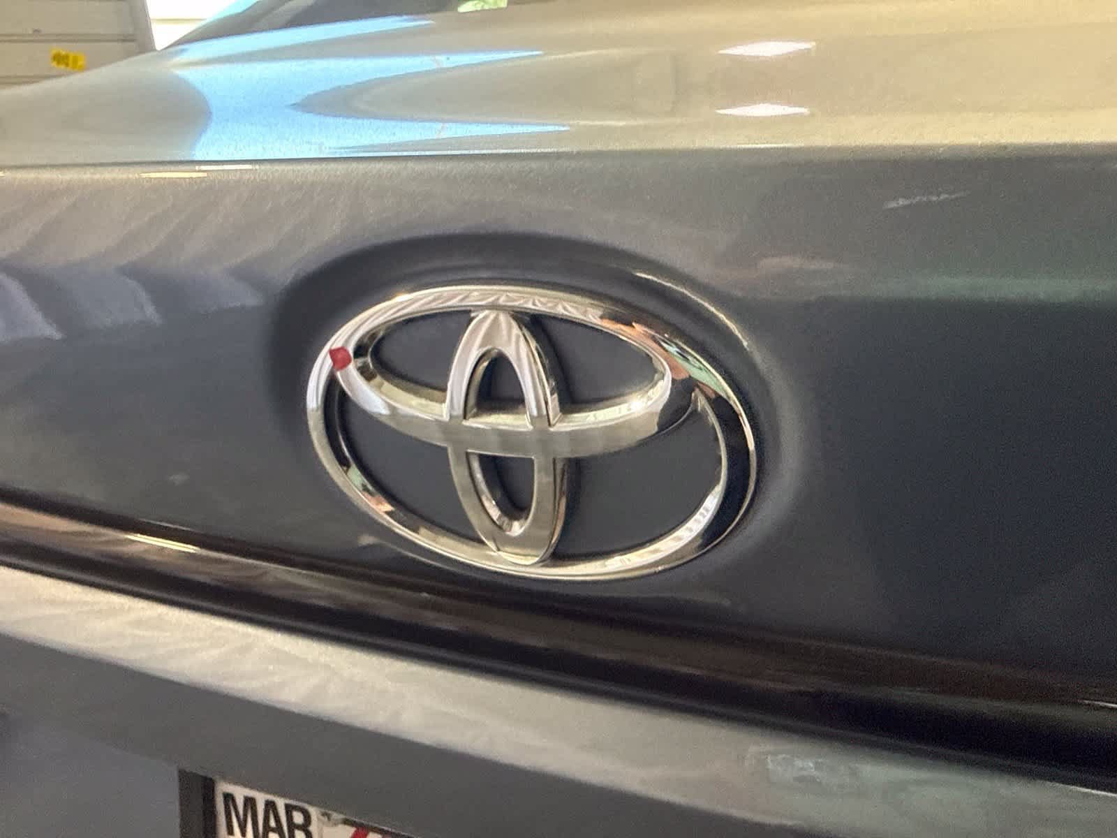 Used 2025 Toyota Corolla LE FWD image 14